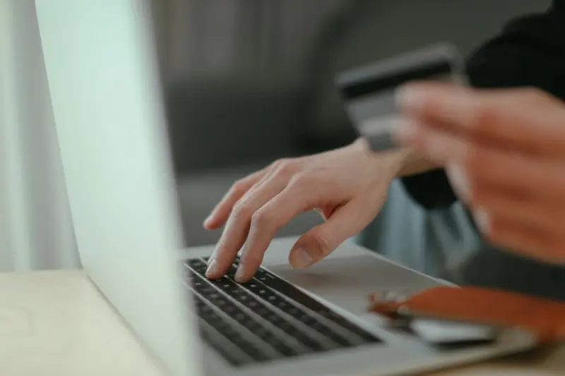 Como vender cursos online? Aprenda em 10 passos!