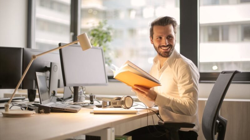 Como contratar um funcionário? 7 dicas para evitar processos trabalhistas!