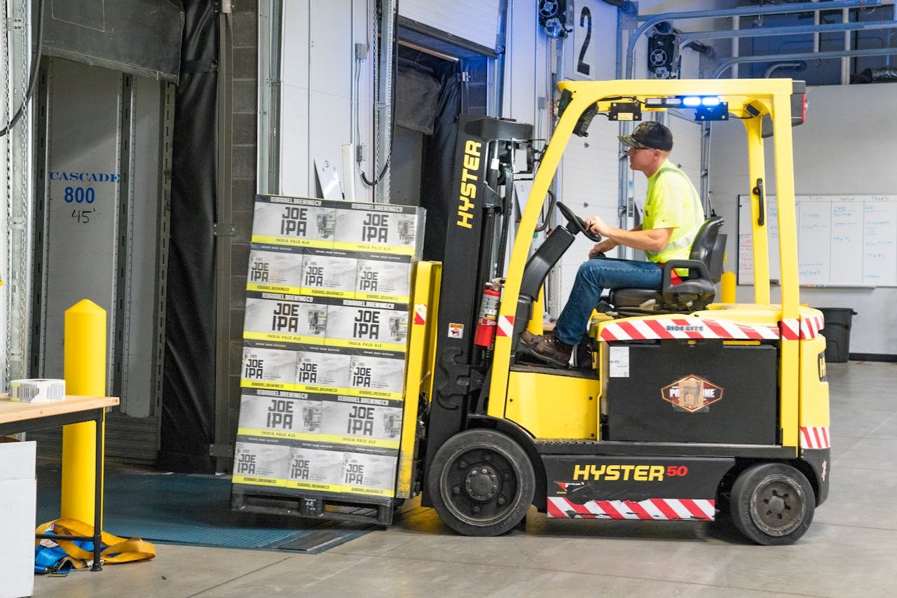 Como preparar o galpão para uso de transpaleta eléctrica? Veja 9 recomendações!